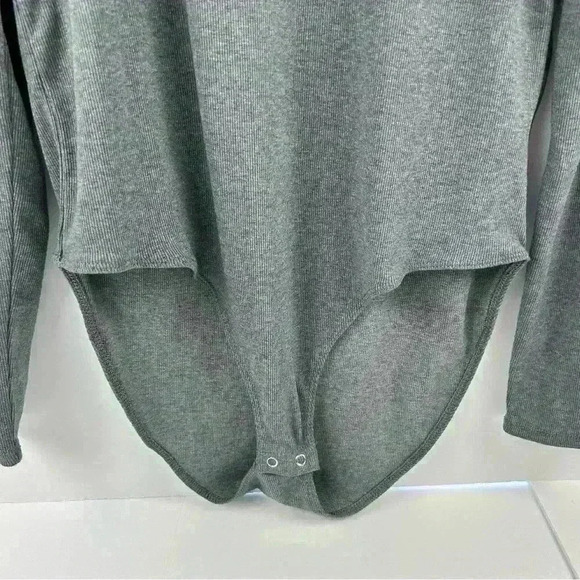 APT.9 Women's Gray Long Sleeve Mock Neck Bodysuit Size M - Picture 2 of 10
